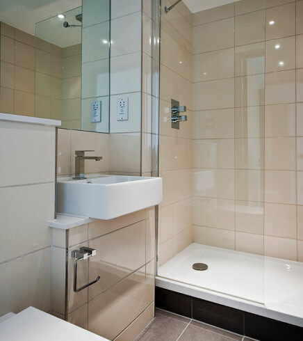 img - modern-en-suite-bathroom